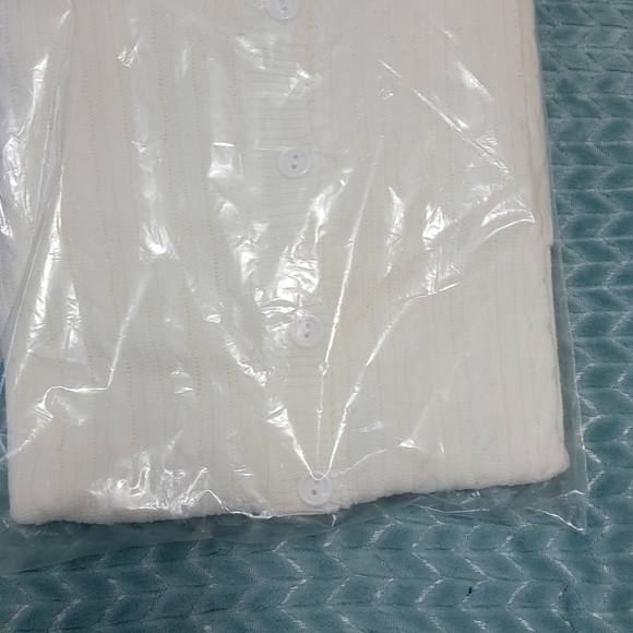 Ladies Sweater - Picture 9 of 12